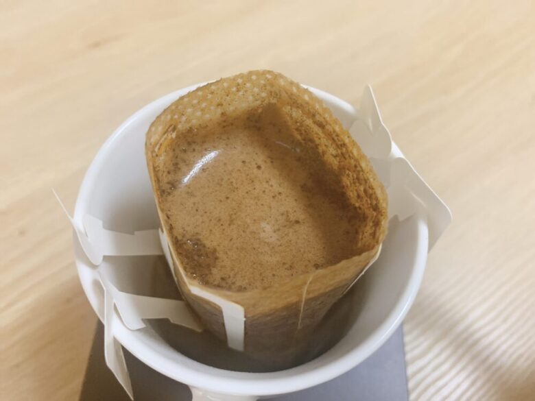 ドリップバッグ 注ぐ